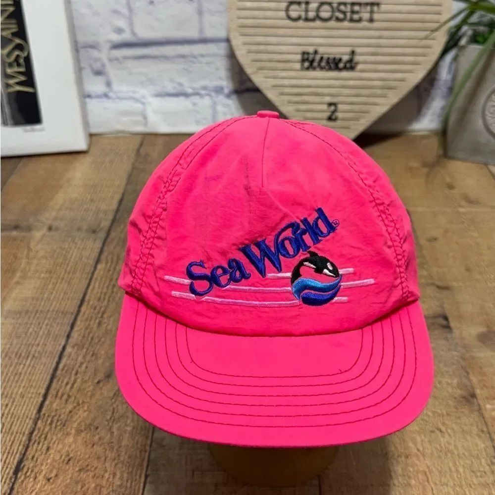 Vintage Sea World Shamu Made in USA 90s Snapback Hat Cap Pink VTG Rare Deadstock